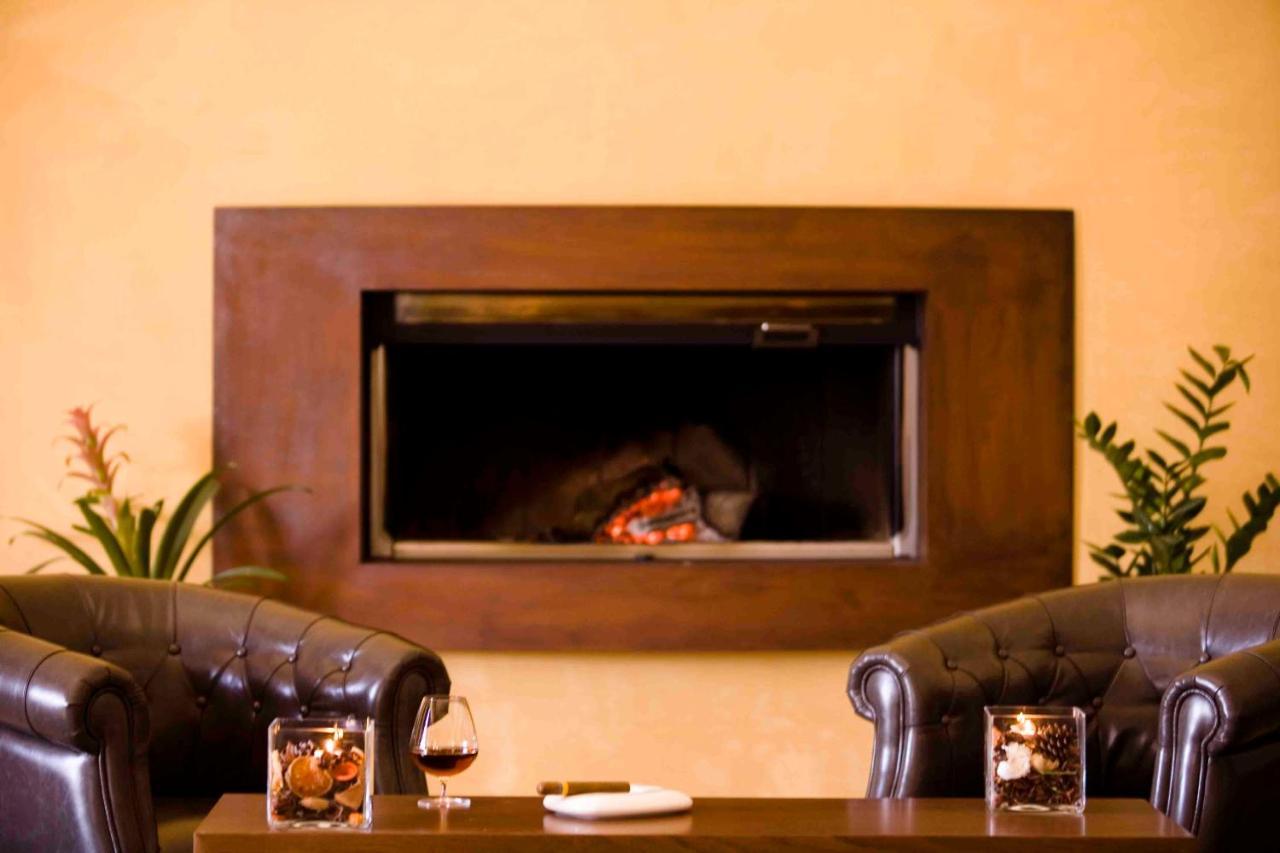 Valis Resort Hotel Volos Eksteriør bilde A fireplace