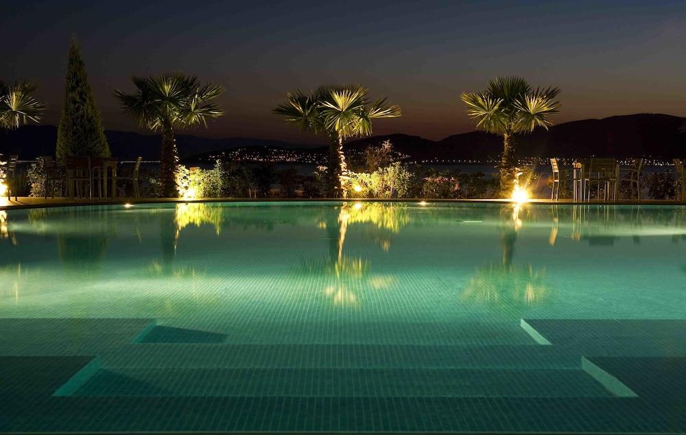 Valis Resort Hotel Volos Eksteriør bilde The pool at the hotel