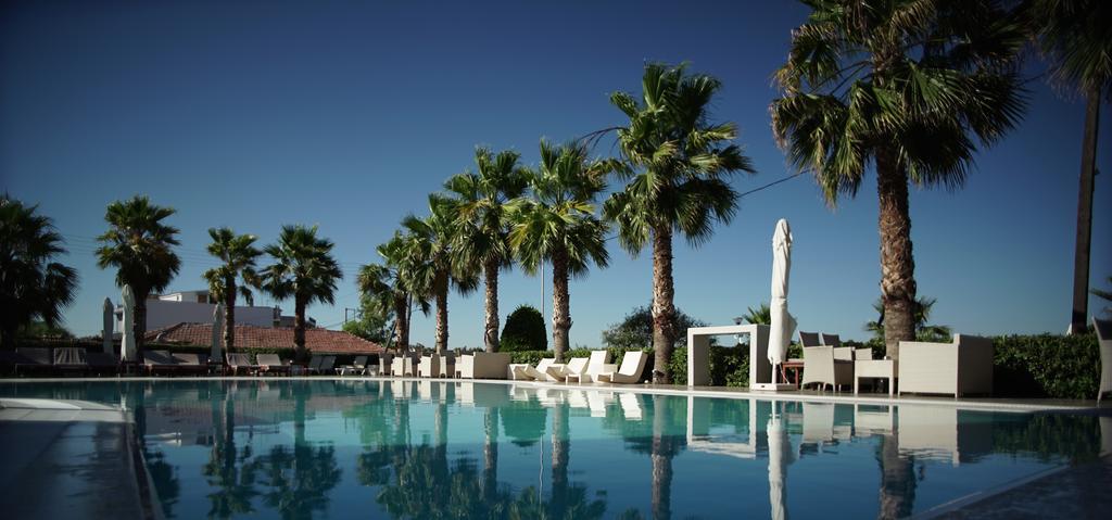 Valis Resort Hotel Volos Eksteriør bilde The pool at the hotel
